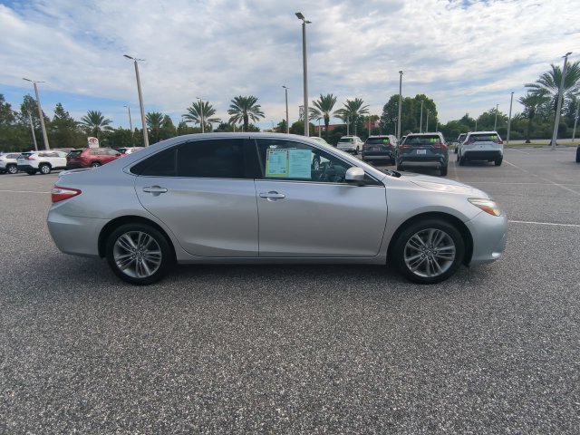 Used 2017 Toyota Camry SE FWD image 3