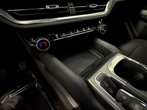 Used 2025 Chevrolet Equinox EV LT image 20