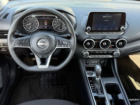 Used 2025 Nissan Sentra SV FWD image 11