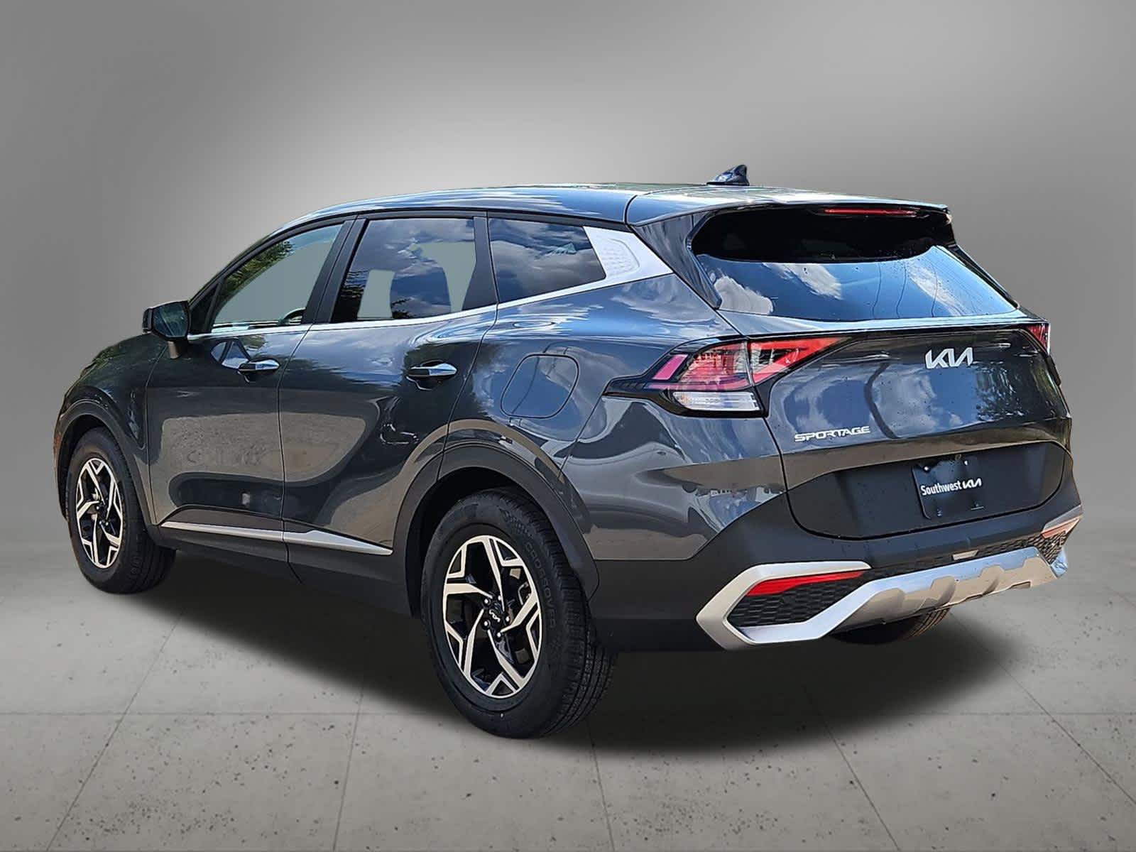 Used 2024 Kia Sportage LX FWD image 4