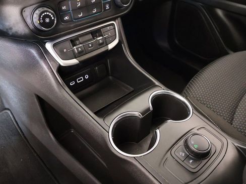 Used 2023 GMC Terrain SLE w/ Elevation Edition image 7