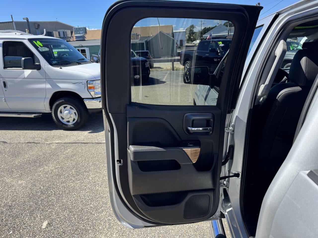 Used 2018 Chevrolet Silverado 1500 LTZ w/ Sport Package AWD/4WD image 31