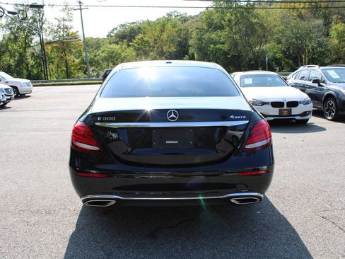 Used 2017 Mercedes-Benz E 300 4MATIC image 8