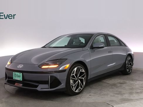 Used 2023 Hyundai Ioniq 6 SEL RWD image 2