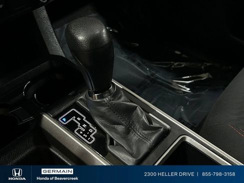 Used 2022 Toyota Tacoma SR5 AWD/4WD image 25