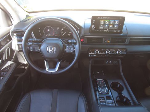 Certified 2025 Honda Pilot EX-L image 19