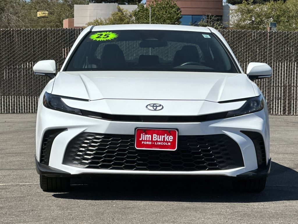 Used 2025 Toyota Camry SE FWD image 8