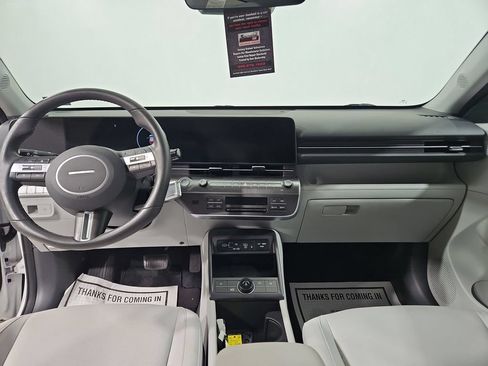 Certified 2025 Hyundai Kona SEL AWD/4WD image 19