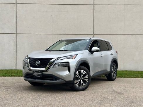 Used 2021 Nissan Rogue SV image 1