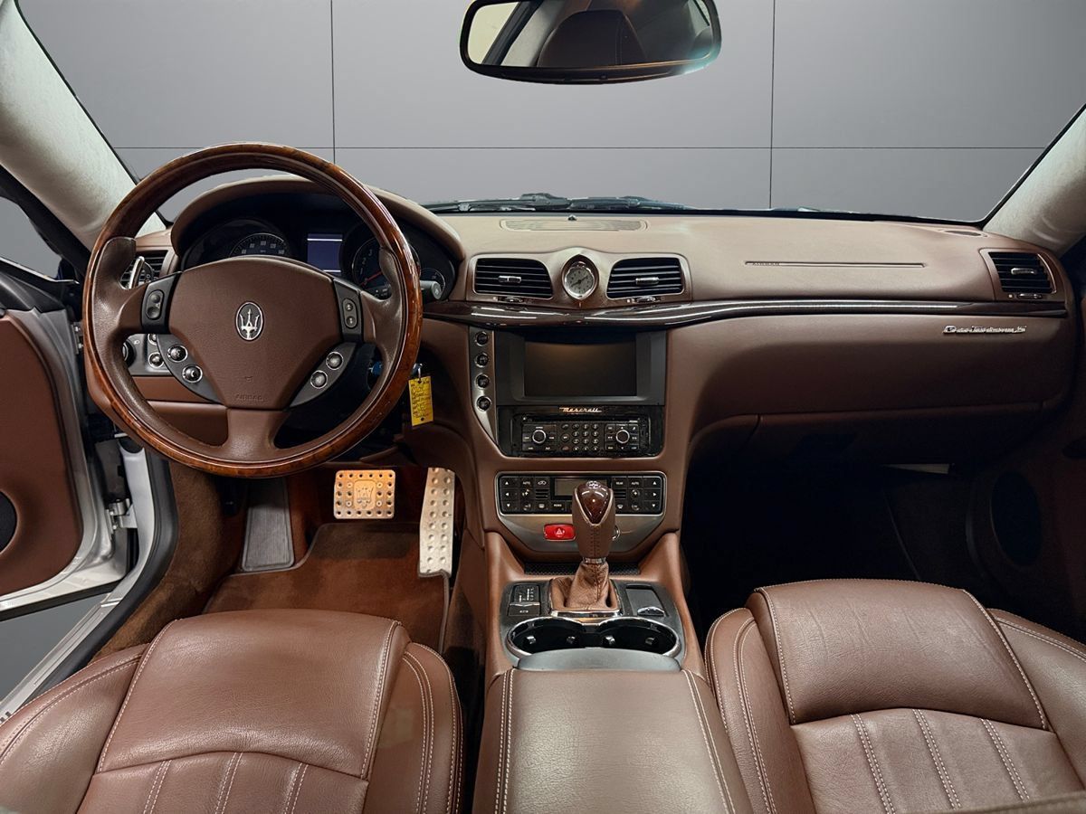 Used 2010 Maserati GranTurismo S RWD image 14