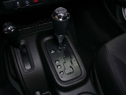 Used 2015 Jeep Wrangler Unlimited Sport w/ Quick Order Package 24S AWD/4WD image 18