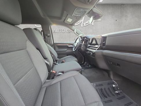 Used 2023 Chevrolet Silverado 1500 LT image 24