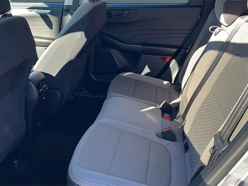 Used 2022 Ford Escape SE w/ SE Sport Appearance Package image 8