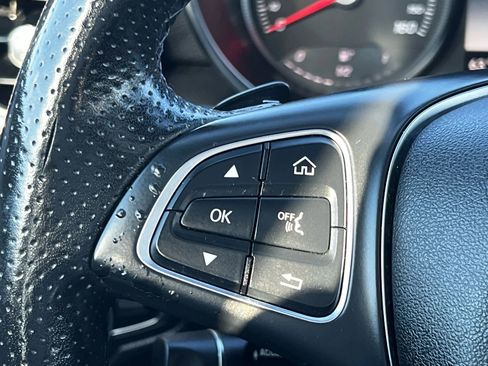 Used 2018 Mercedes-Benz C 300 4MATIC Sedan image 36