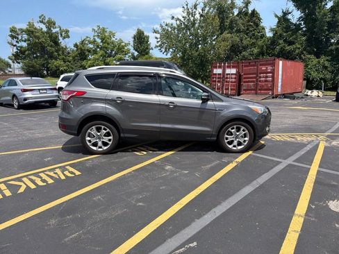 Used 2014 Ford Escape Titanium w/ Equipment Group 401A FWD image 2