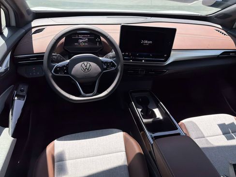 Certified 2025 Volkswagen ID.4 Pro AWD/4WD image 8