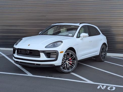 Certified 2025 Porsche Macan S AWD/4WD image 1