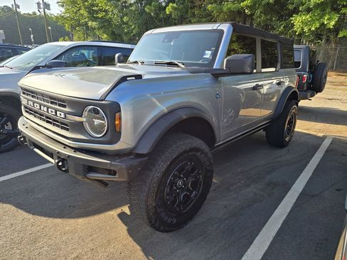 Used 2022 Ford Bronco Black Diamond image 4