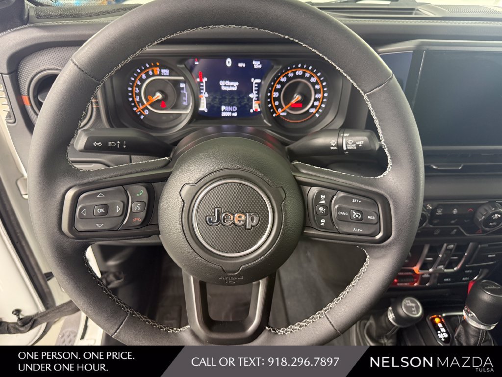 Used 2025 Jeep Gladiator Mojave w/ Convenience Group AWD/4WD image 21