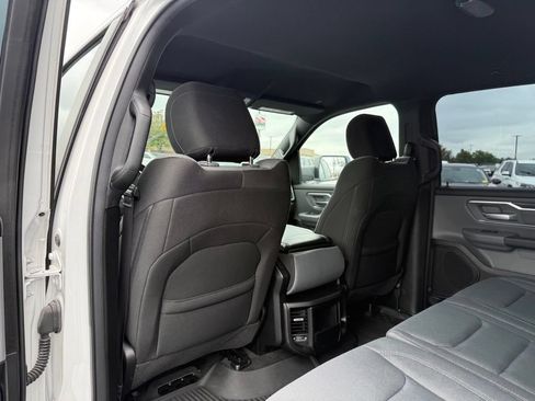 Used 2022 RAM 1500 Big Horn AWD/4WD image 9