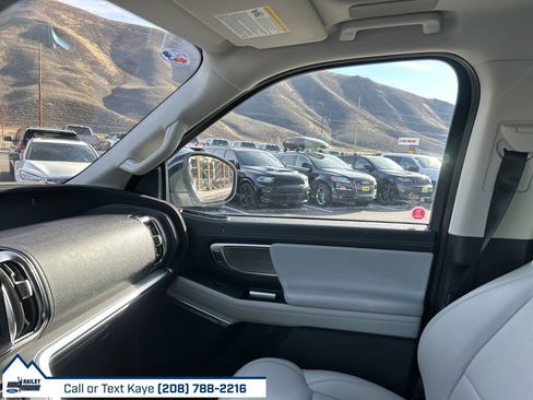 Used 2025 Ford Expedition Max Platinum w/ Driver's Package image 48