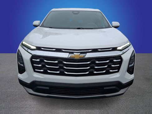 Used 2025 Chevrolet Equinox LT AWD/4WD image 2