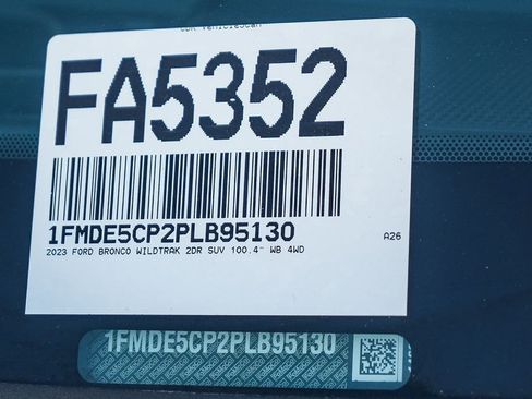 Used 2023 Ford Bronco Wildtrak image 28