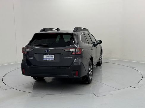 Used 2021 Subaru Outback Premium image 5