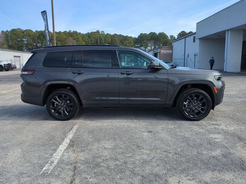 New 2026 Jeep Grand Cherokee L Limited AWD/4WD image 2