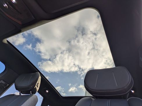 Certified 2024 Cadillac Lyriq Tech w/ Driver Assist Package image 22