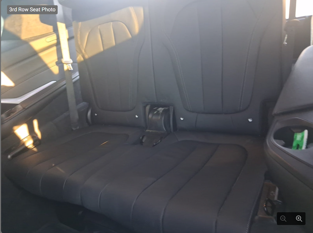 Used 2022 BMW X7 xDrive40i w/ M Sport Package AWD/4WD image 11