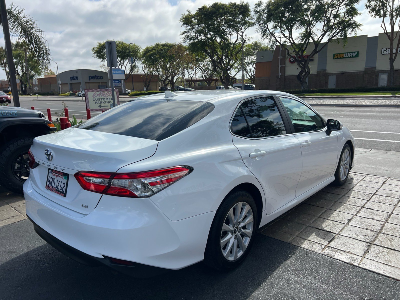 Used 2019 Toyota Camry LE FWD image 8