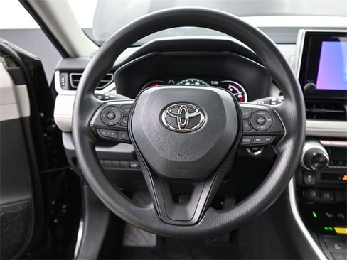 Used 2025 Toyota RAV4 XLE image 6