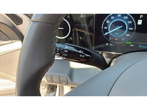 Used 2025 Hyundai Elantra SEL FWD image 21