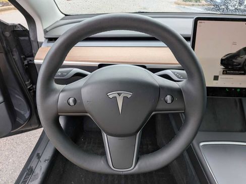 Used 2023 Tesla Model 3 Standard Range RWD image 23