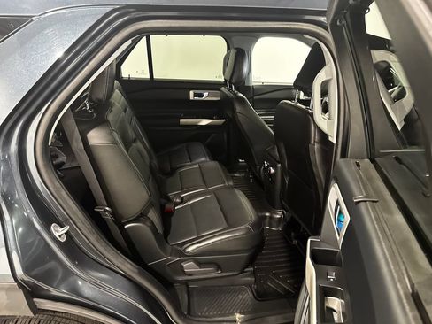 Used 2022 Ford Explorer Limited w/ Class IV Trailer Tow Package AWD/4WD image 23
