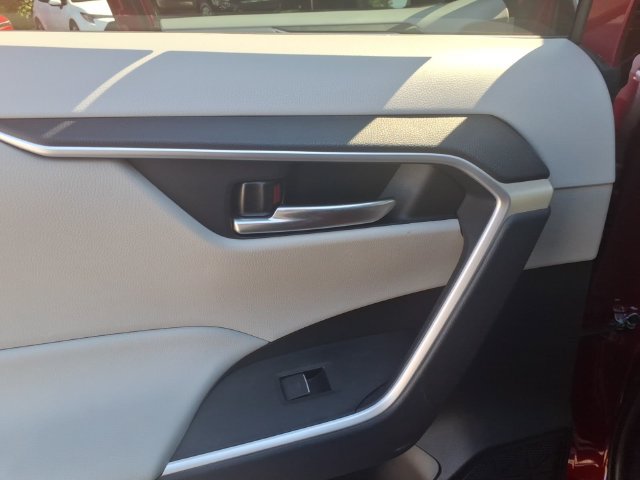 Used 2023 Toyota RAV4 XLE Premium FWD image 7