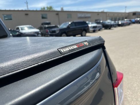 Used 2019 Nissan Titan SL w/ Off-Road Package AWD/4WD image 24
