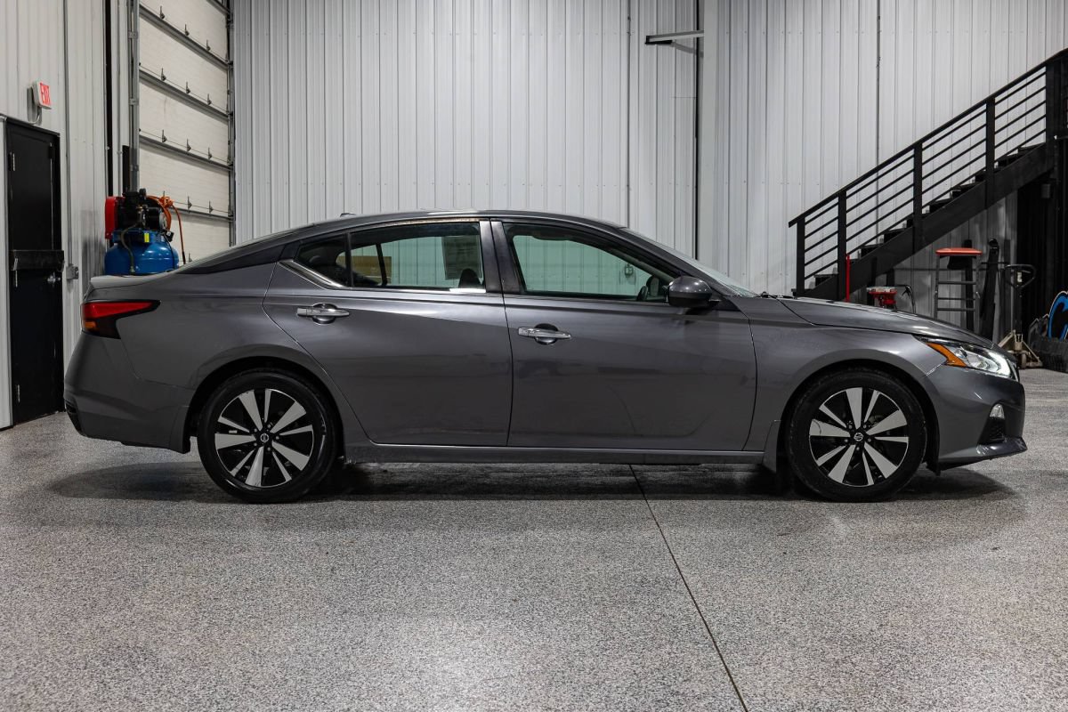 Used 2022 Nissan Altima 2.5 SV FWD image 7