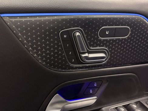 Certified 2025 Mercedes-Benz GLB 250 4MATIC image 24