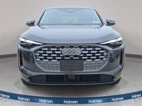 Used 2025 Audi Q5 Premium w/ Convenience Package image 3