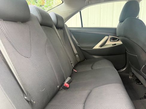 Used 2010 Toyota Camry SE FWD image 25
