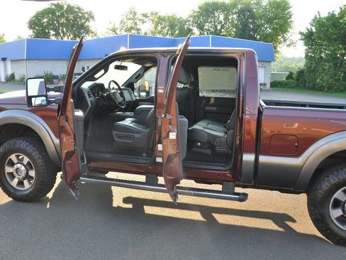Used 2011 Ford F250 Lariat w/ Chrome Pkg image 13