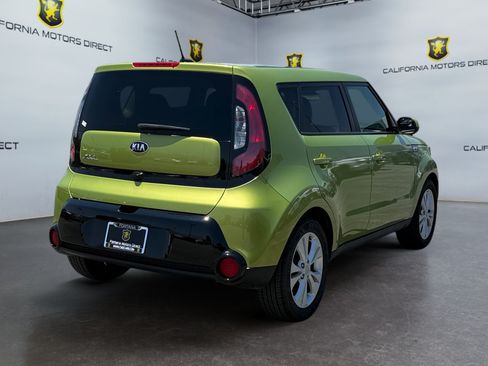 Used 2016 Kia Soul + FWD image 5