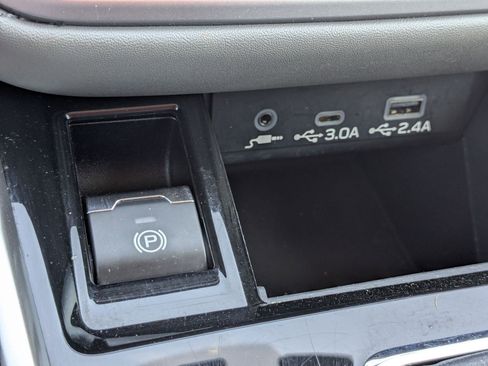 Used 2023 Subaru Outback Premium AWD/4WD image 26