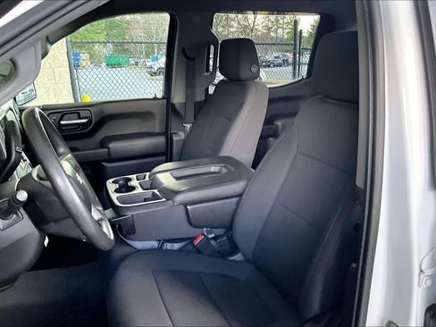 Used 2020 Chevrolet Silverado 1500 Custom w/ Custom Value Package image 9