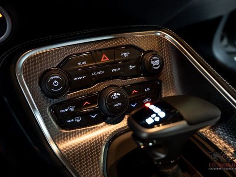 Used 2019 Dodge Challenger SRT Hellcat Redeye image 23