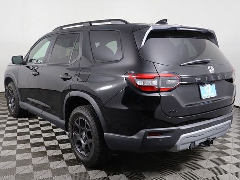 Used 2024 Honda Pilot TrailSport image 11