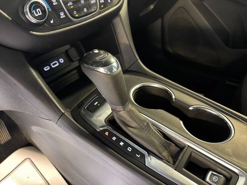 Used 2020 Chevrolet Equinox LT AWD/4WD image 21