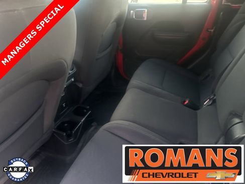 Used 2022 Jeep Gladiator Sport image 17